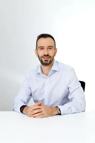 Александър Драйшу